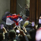 Generalna proba obojene revolucije: Zašto je vlasti bilo značajno da protest ispred Starog dvora prikaže kao napad na ustavni poredak? 7