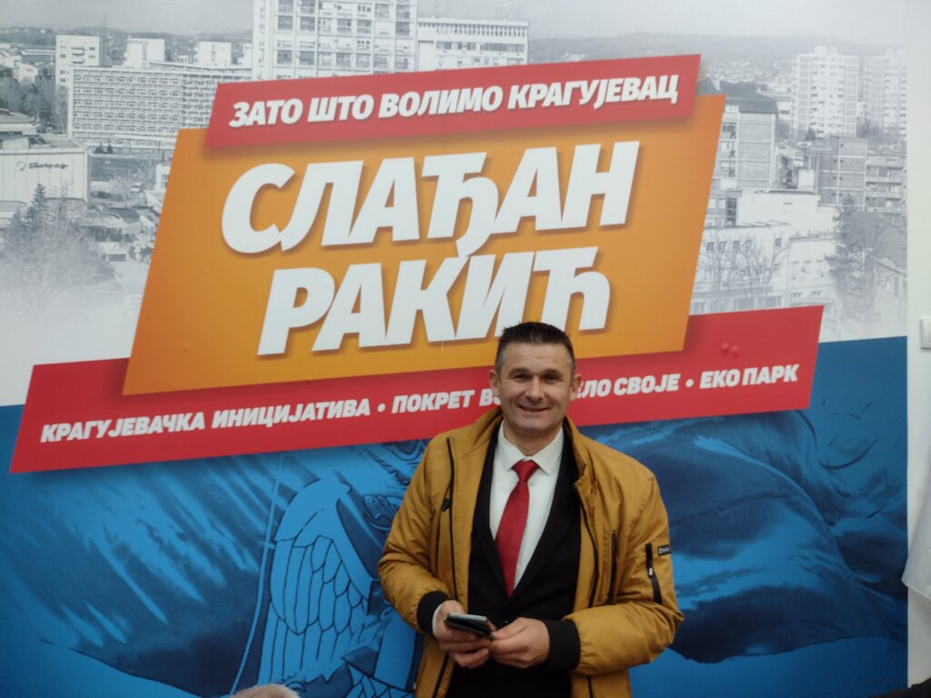 Vlast SNS se nastavlja, opozicija tumara po ono malo prostora što joj vladajući ostavljaju: Komentari na rezultate izbora u Kragujevcu 2 Vlast SNS se nastavlja, opozicija tumara po ono malo prostora što joj vladajući ostavljaju: Komentari na rezultate izbora u Kragujevcu 2