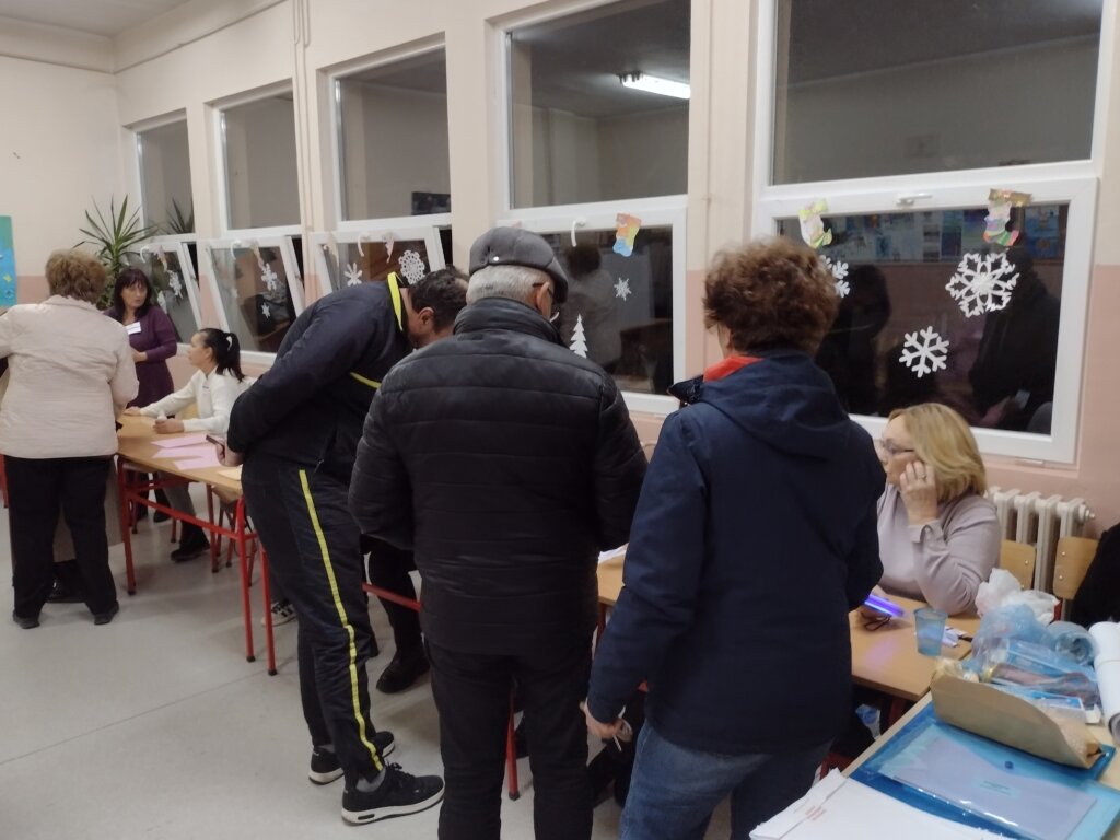 Vlast SNS se nastavlja, opozicija tumara po ono malo prostora što joj vladajući ostavljaju: Komentari na rezultate izbora u Kragujevcu 3