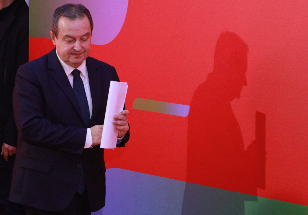 Milošević, Drašković, Šešelj, Đinđić, Koštunica, Nikolić, Dačić i Vučić: Kakvi su lideri koji su obeležili Srbiju? 9 Milošević, Drašković, Šešelj, Đinđić, Koštunica, Nikolić, Dačić i Vučić: Kakvi su lideri koji su obeležili Srbiju? 7