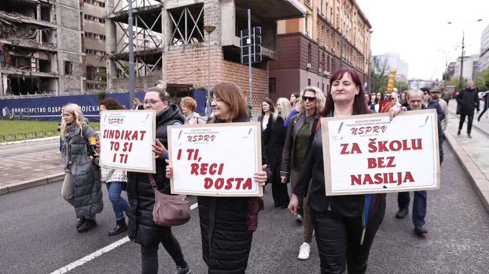 Protest prosvetnih radnika 16. maja ispred Skupštine Srbije: Ko će i kako štrajkovati u školama? 10