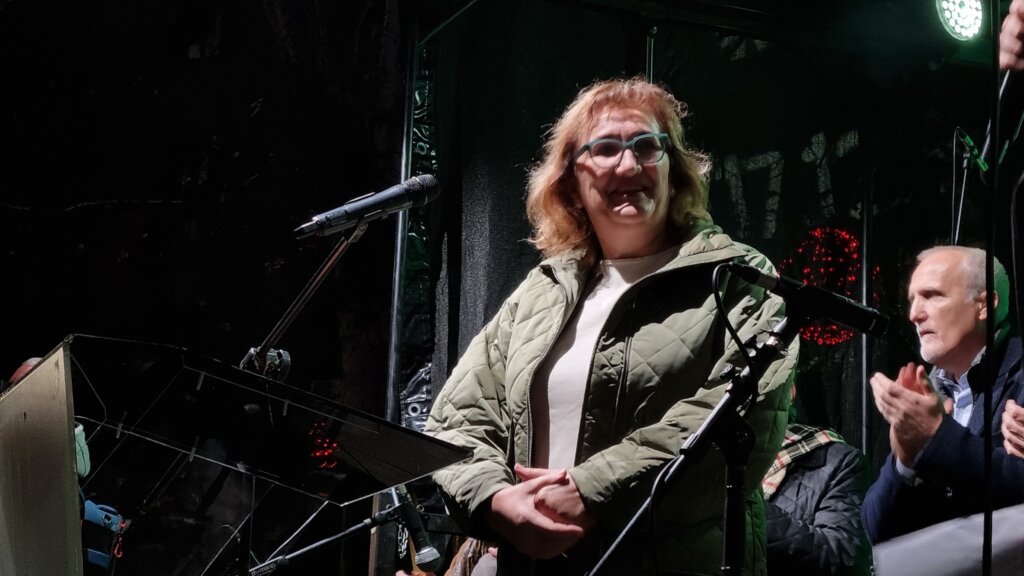 Dejan Bodiroga na poslednjem skupu ProGlasa: Živimo u društvu poremećenih vrednosti, gde je bahatost na svakom koraku (VIDEO, FOTO) 2 Dejan Bodiroga na poslednjem skupu ProGlasa: Živimo u društvu poremećenih vrednosti, gde je bahatost na svakom koraku (VIDEO, FOTO) 13