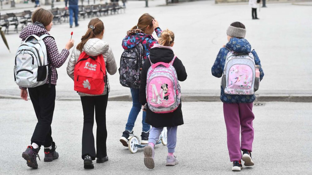 Počelo drugo polugodište, MUP apeluje na vozače da obrate pažnju u zonama škole 1