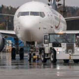 Avio kompanija Boing otkrila problem sa avionima 737 Maks, ali tvrdi da mogu da nastave da lete 13
