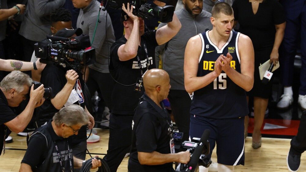 Nikola Jokić Nikola Jokić: Voleo bih da me se moja deca sećaju kao oca, a ne kao košarkaša 1