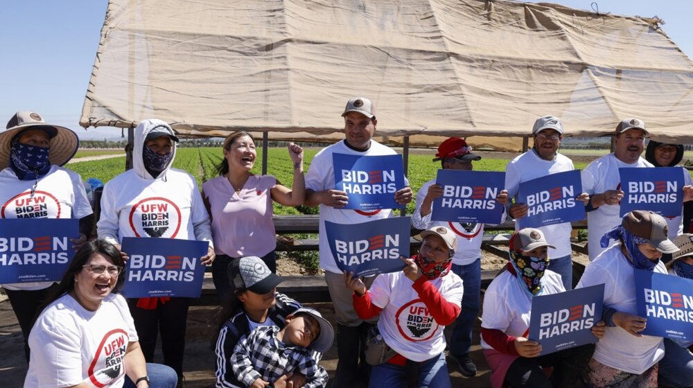 Blumberg anketa: Tramp vodi u 'swing-državama', podrška Bajdenu od ključnih birača u padu 1