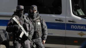 Napad na policiju u Rusiji, ima ubijenih policajaca i naoružanih napadača