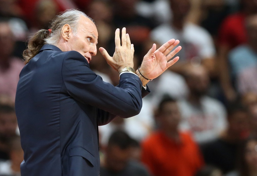 Crvena zvezda sa pukotinama u odbrani, a zamku joj sprema i Duško Ivanović: Da li su crveno-beli već prežaljeni za meč u Vitoriji? 2