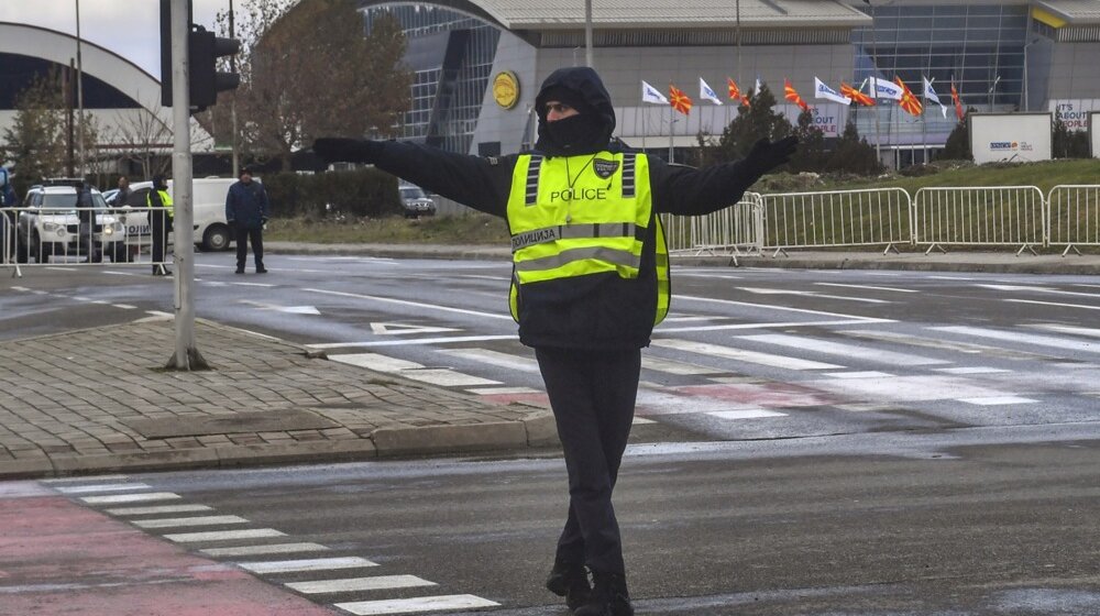 Tri osobe poginule, četiri teško povređene u saobraćajnoj nesreći u Severnoj Makedoniji 1