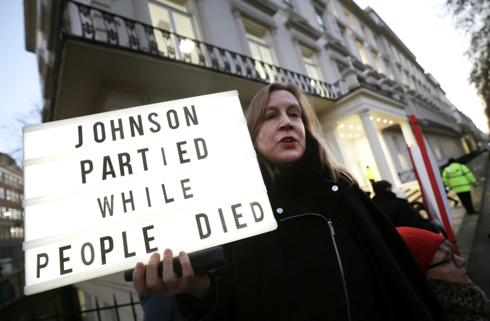 "Nisam bio obavešten o ozbiljnosti kovida": Boris Džonson se na saslušanju setio i Margaret Tačer 2