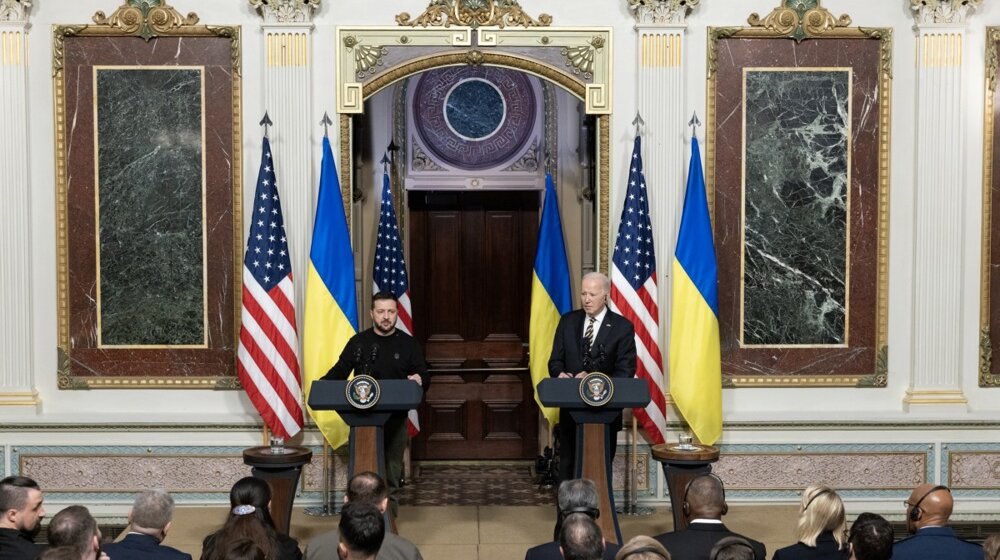 Bajden na sastanku sa Zelenskim: Prekid pomoći Ukrajini bio bi božićni poklon Putinu 1