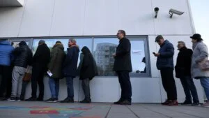 Da je neko 1990. godine zamišljao kako će Srbija izgledati 2025, šta bi rekao o nama? 9