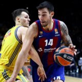 Alba iznenadila Barselonu, Makabi bolji od Baskonije 15