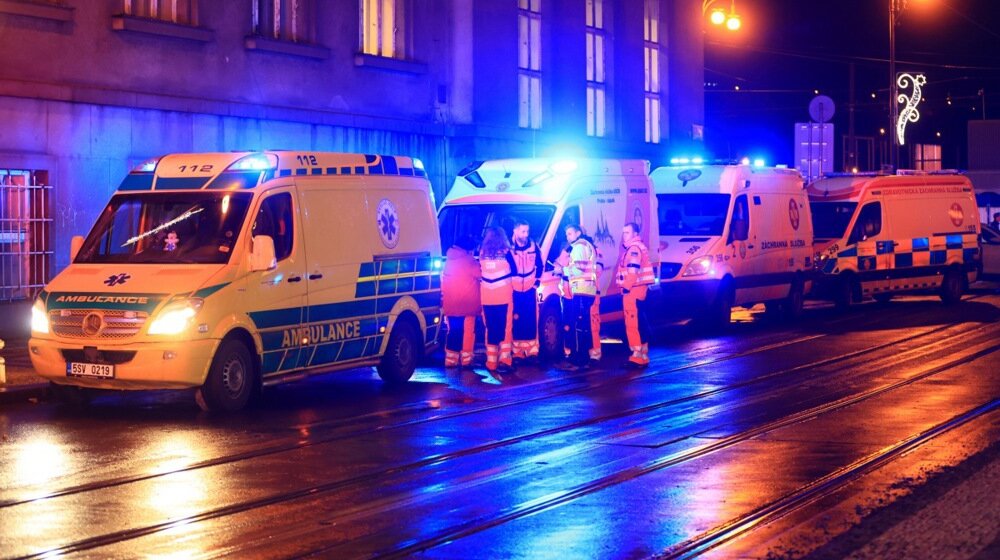 Češka policija: Identifikovano 13 od 14 žrtava pucnjave, preventivne mere na snazi do 1. januara 1