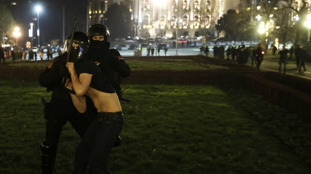 "Vučić ima "nepobitne dokaze“ da Zapad podstiče proteste, zahvalnost Rusiji": Kako svetski mediji pišu o demontracijama u Beogradu? 1