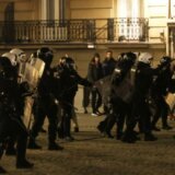 "Srpske vlasti razbijaju proteste i hapse demonstrante": Šta Politico piše o događajima u Beogradu 6