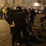 UNS: Isti žandarm nasrtao na fotoreportera Bete i snimatelja Al Džazire na protestu 24. decembra 2