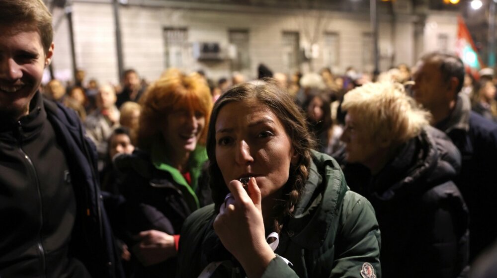 "Osećamo da se Srbija pretvara u Rusiju i to je zastrašujuće": The Moscow Times o raspoloženju ruske dijaspore u Beogradu 1