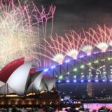U Sidneju preko milion ljudi prisustvovalo novogodišnjem vatrometu 13