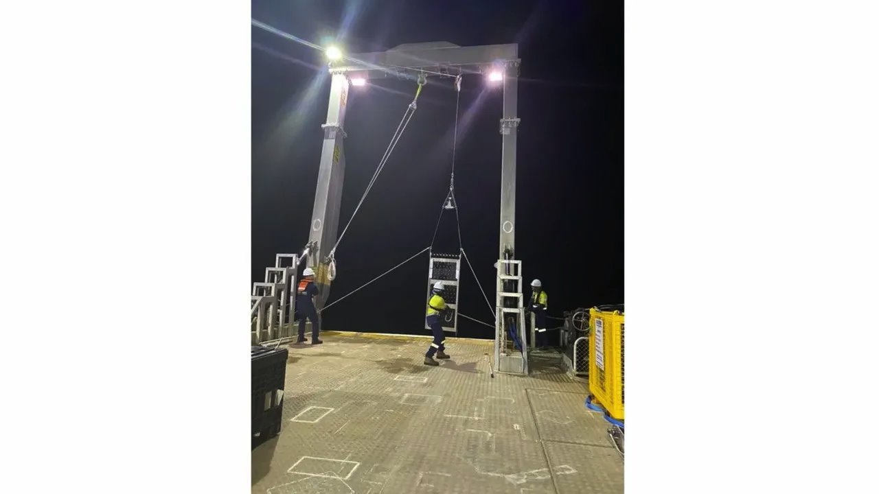 Astronomija: Podvodna potraga za meteorom koji nije iz našeg Sunčevog sistema 2 Lebov tim nastavlja potragu za još mogućih međuzvezdanih relikvija duž najverovatnije putanje eksplozije meteora IM1