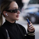 Zdravlje: Francuska bi da zakonom zabrani jednokratne elektronske cigarete 7