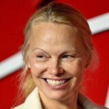 Žene: „Bez trunke šminke osećam se slobodnije nego ikada", poručuje Pamela Anderson 9