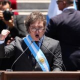 Argentina i politika: Novi predsednik Havijer Milei poručio naciji da se spremi za „ekonomsku šok terapiju" 7