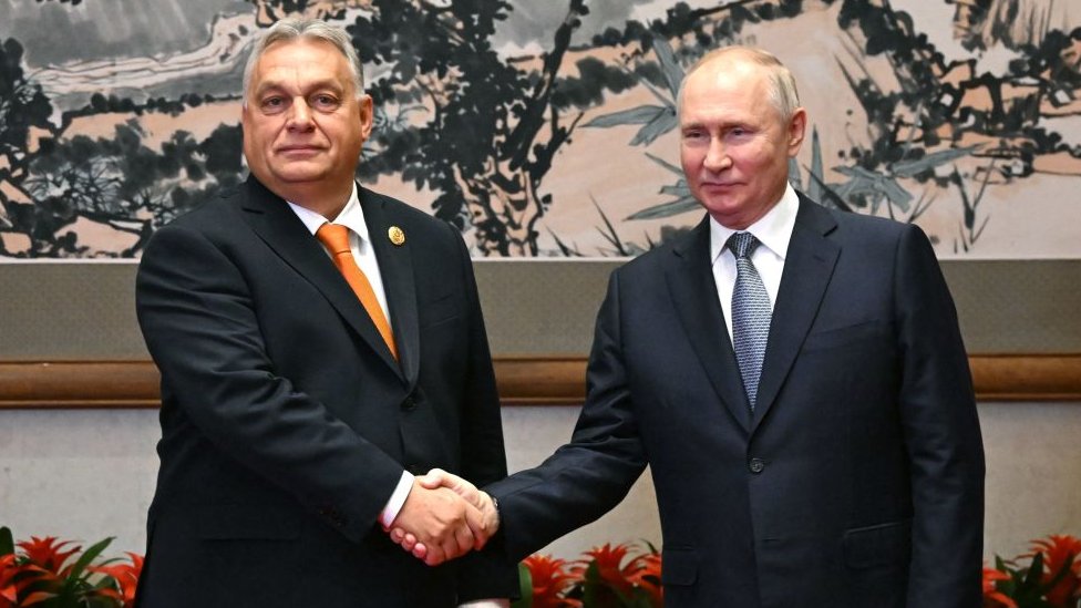 Viktor Orban: Da li jedan čovek ucenjuje čitavu EU? 4 Russia's President Vladimir Putin meeting with Hungarian Prime Minister Viktor Orban on the sidelines of the Third Belt and Road Forum in Beijing on October 17, 2023.