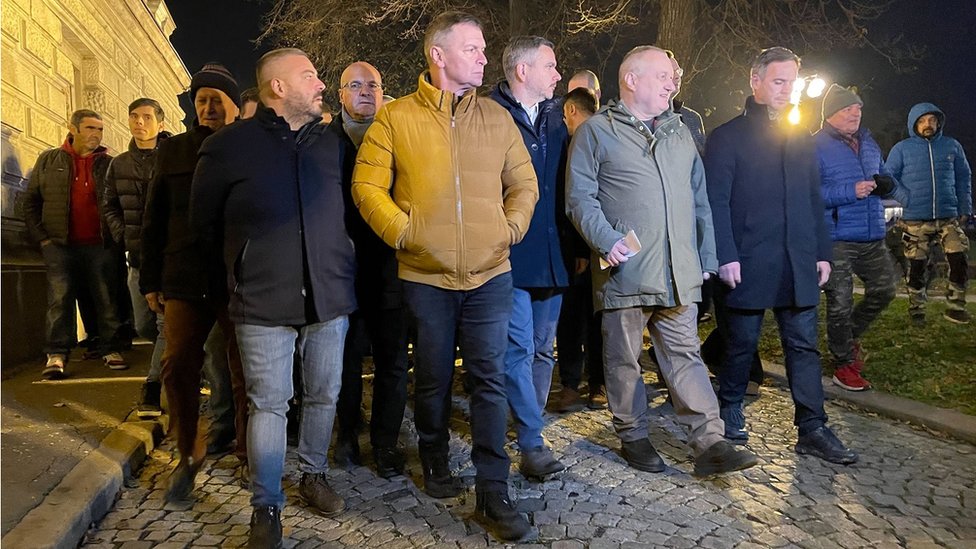 Protest opozicije ispred RIK-a