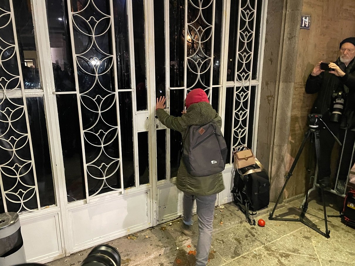 Protest opozicije ispred RIK-a