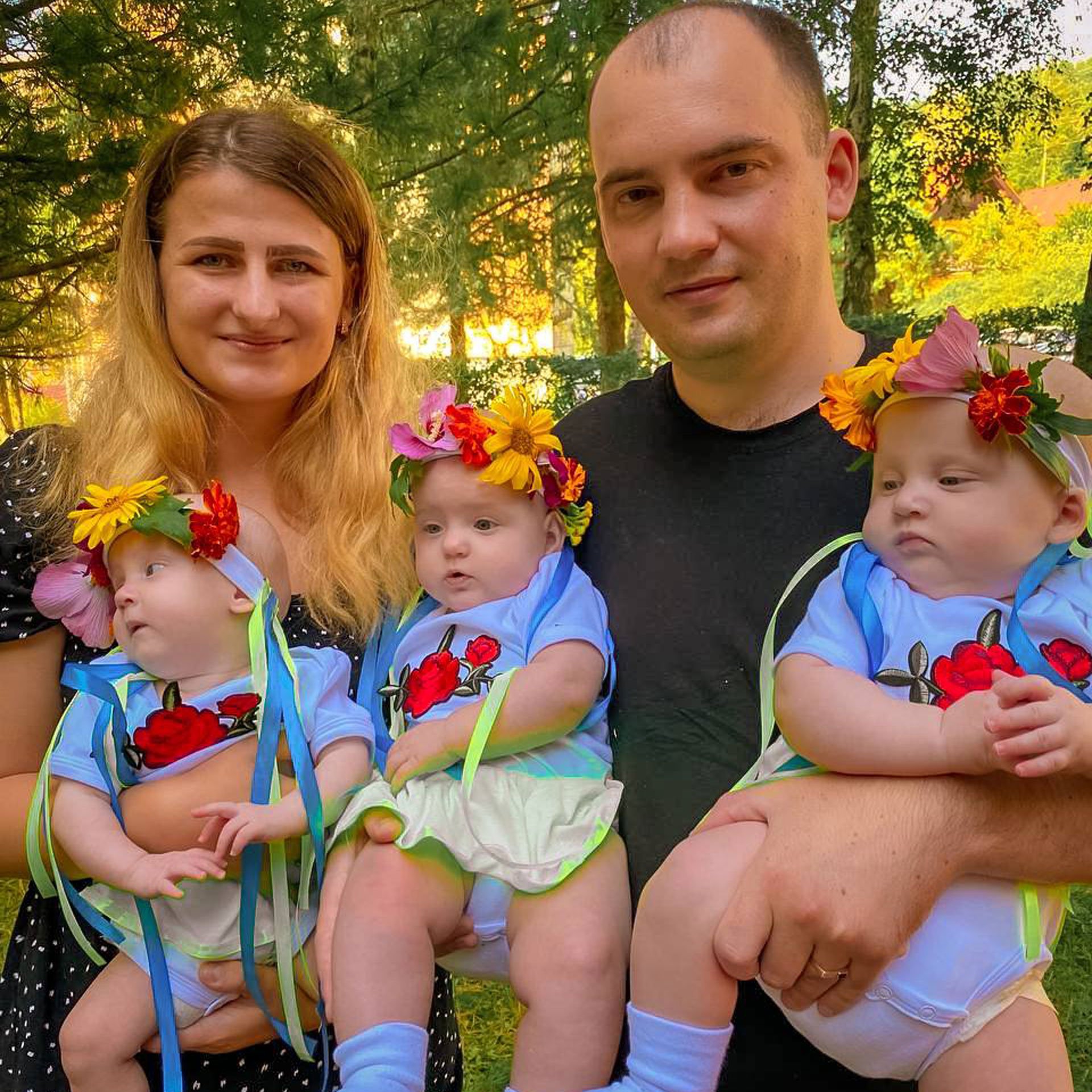 Hana i Andrej sa njihove tri ćerke