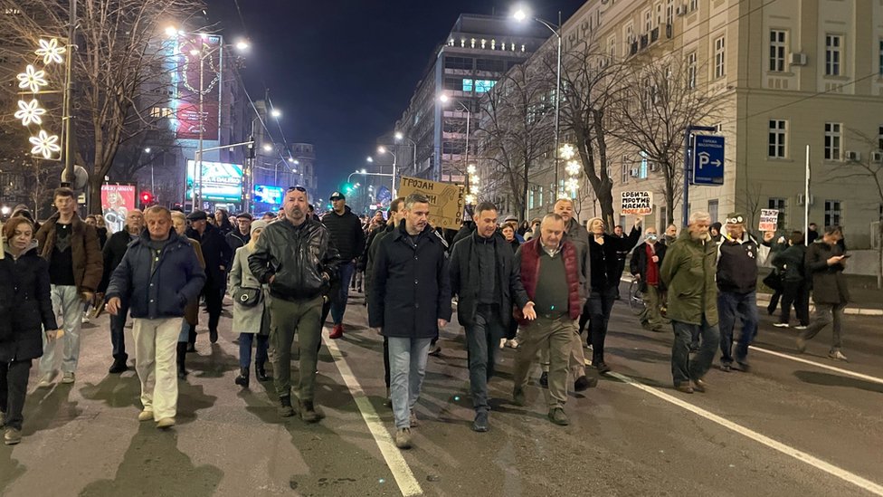 Izbori u Srbiji: Napad na Skupštinu Beograda - tužilaštvo kaže da su sedmorica priznali krivicu 3 Šetnja do Palate pravde