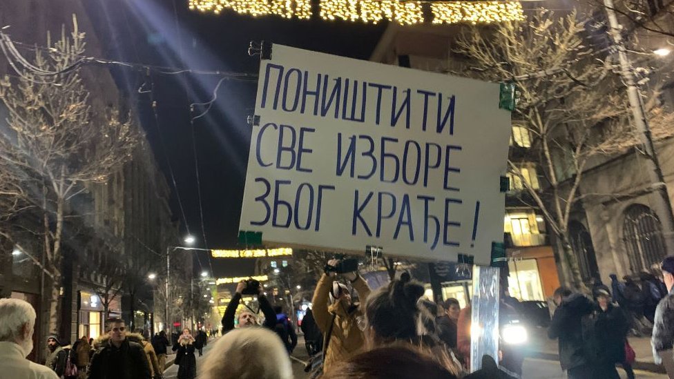 Izbori u Srbiji: Jedanaesti protesti skup opozicije ispred RIK-a, studenti za petak najavljuju celodnevnu blokadu 1 protest RIK