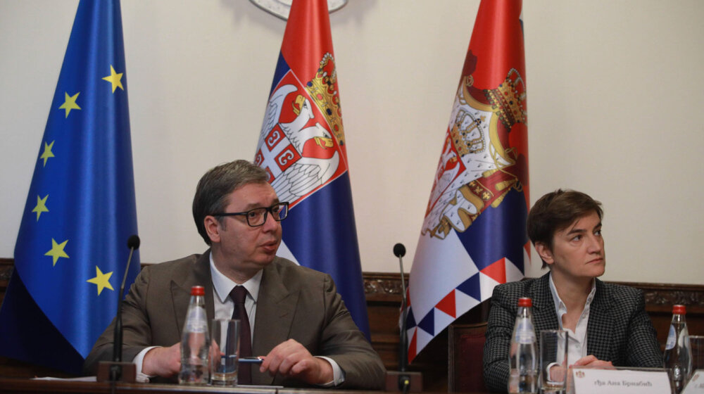 Predsednik Vučić održao hitan sastanak sa ministrima zbog odluke Kurtija da zabrani dinar 1