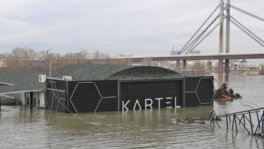 "Čizme, ključevi, džemperi, torbe...": Kako jutros izgleda mesto gde je sinoć potonuo splav „Kartel“ 2