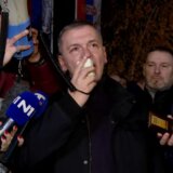 Aleksandar Jovanović Ćuta poručio sa protesta: Vučiću puštaj našu decu iz tvojih zatvora 6