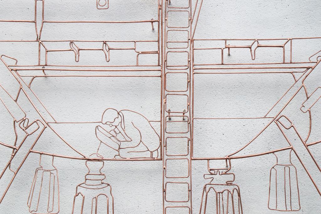 Od inženjerske misli do materijalizacije: Kako se gradi brod - monumentalni rad Nine Ivanović osvanuo na fasadi „Mašinca“ 2