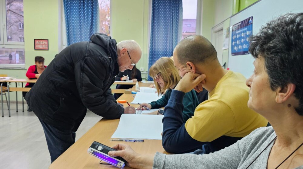 Sva biračka mesta u Nišu otvorena na vreme 1