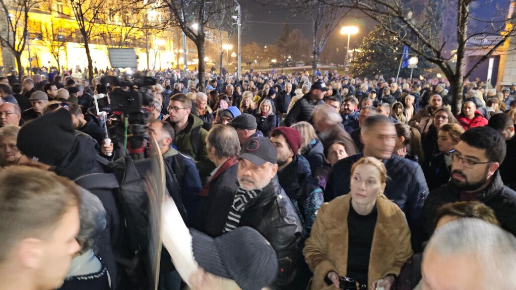 Kako je izgledao deveti protest koalicije „Srbija protiv nasilja“ u slikama (FOTO) 21