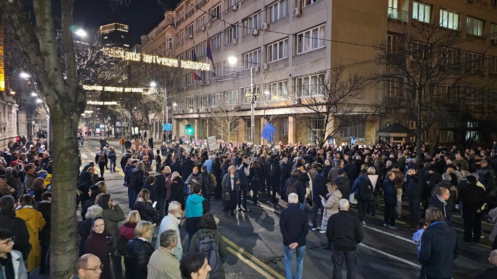 Kako je izgledao deveti protest koalicije „Srbija protiv nasilja“ u slikama (FOTO) 24