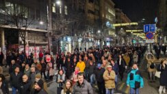 Završen 11. protest koalicije "Srbija protiv nasilja": Ispred RTS-a održan 'Slobodni dnevnik' , ispred RIK-a aplauz za Mariniku (VIDEO, FOTO) 12