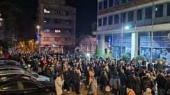Završen 11. protest koalicije "Srbija protiv nasilja": Ispred RTS-a održan 'Slobodni dnevnik' , ispred RIK-a aplauz za Mariniku (VIDEO, FOTO) 10