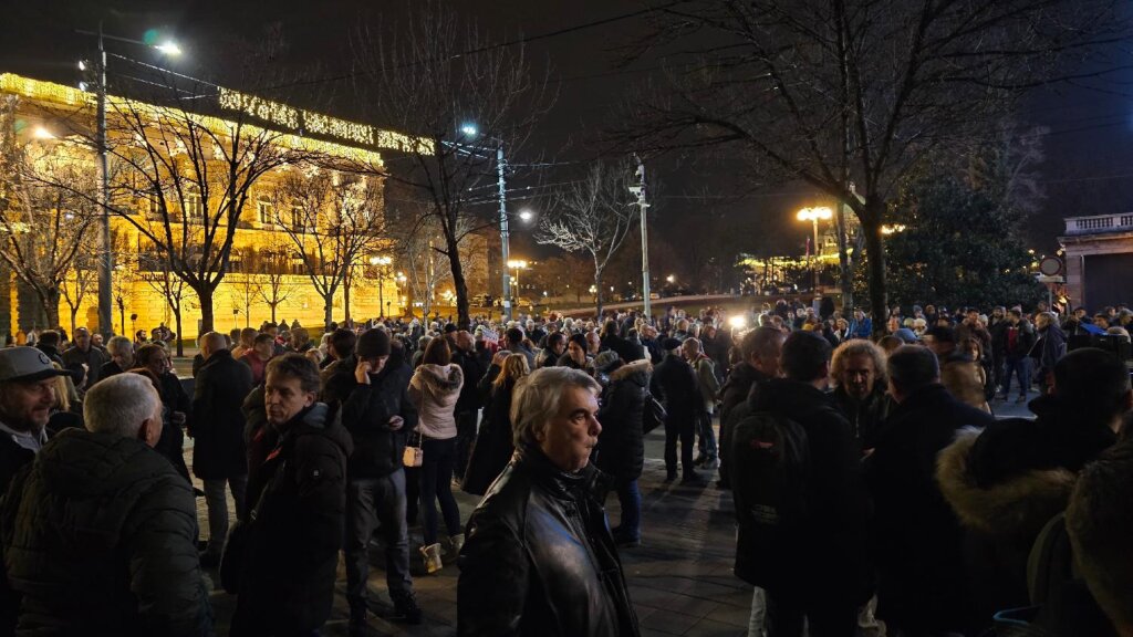 Blokada studenata i protest koalicije Srbija protiv nasilja u fotografijama (FOTO) 28 Blokada studenata i protest koalicije Srbija protiv nasilja u fotografijama (FOTO) 28