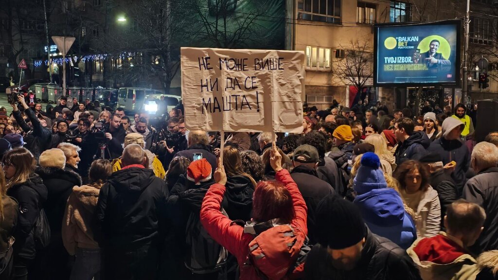 Blokada studenata i protest koalicije Srbija protiv nasilja u fotografijama (FOTO) 21 Blokada studenata i protest koalicije Srbija protiv nasilja u fotografijama (FOTO) 21