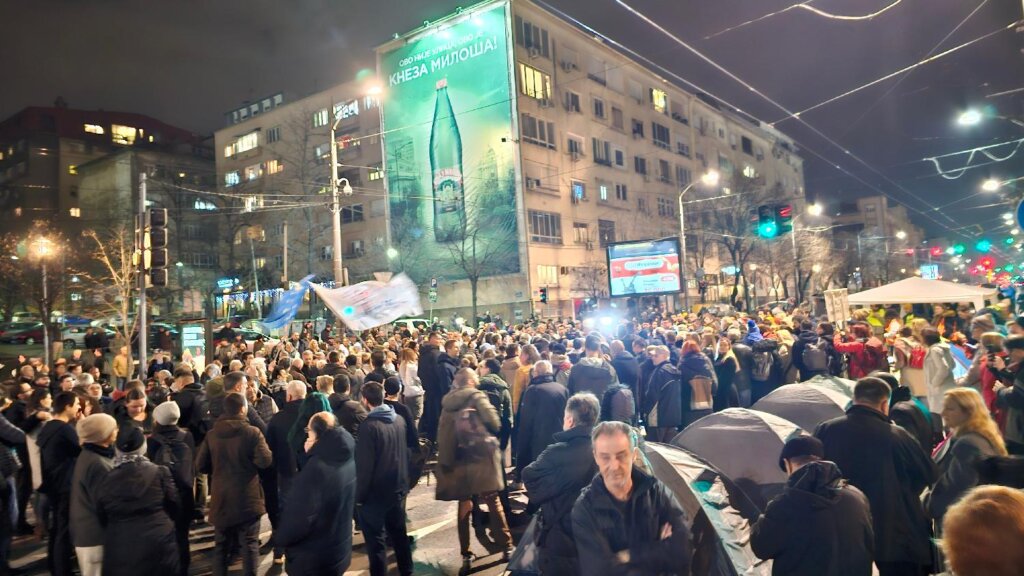 Blokada studenata i protest koalicije Srbija protiv nasilja u fotografijama (FOTO) 15 Blokada studenata i protest koalicije Srbija protiv nasilja u fotografijama (FOTO) 15