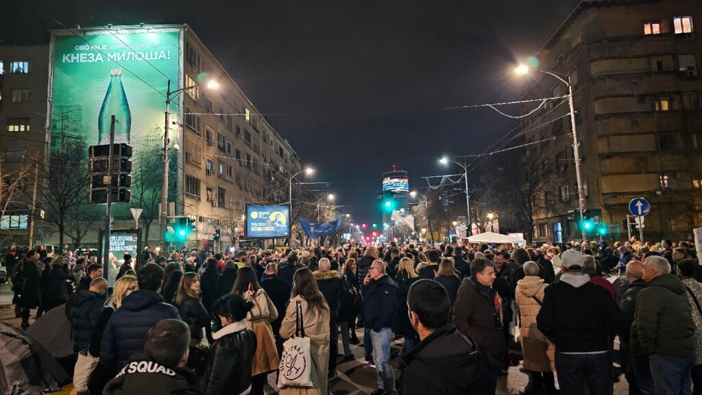 Blokada studenata i protest koalicije Srbija protiv nasilja u fotografijama (FOTO) 14 Blokada studenata i protest koalicije Srbija protiv nasilja u fotografijama (FOTO) 14