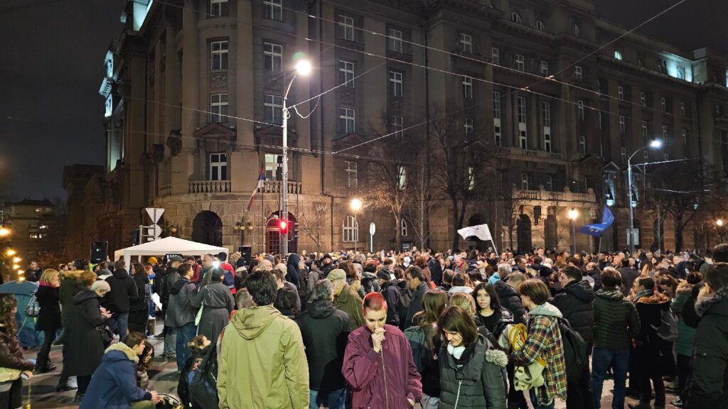 Blokada studenata i protest koalicije Srbija protiv nasilja u fotografijama (FOTO) 13 Blokada studenata i protest koalicije Srbija protiv nasilja u fotografijama (FOTO) 13
