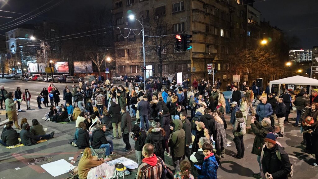 Blokada studenata i protest koalicije Srbija protiv nasilja u fotografijama (FOTO) 9 Blokada studenata i protest koalicije Srbija protiv nasilja u fotografijama (FOTO) 9