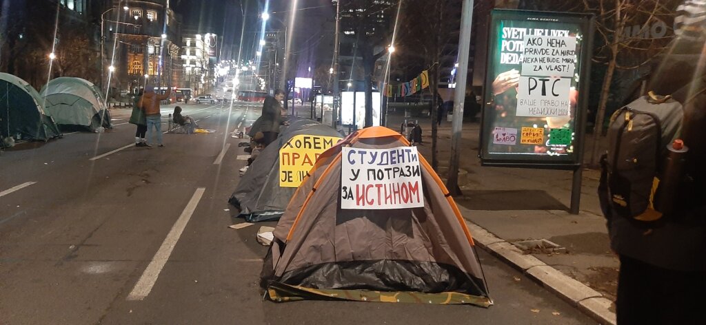 blokade "Dobro jutro je": Reporterka Danasa ranom zorom na studentskoj blokadi u Beogradu 2