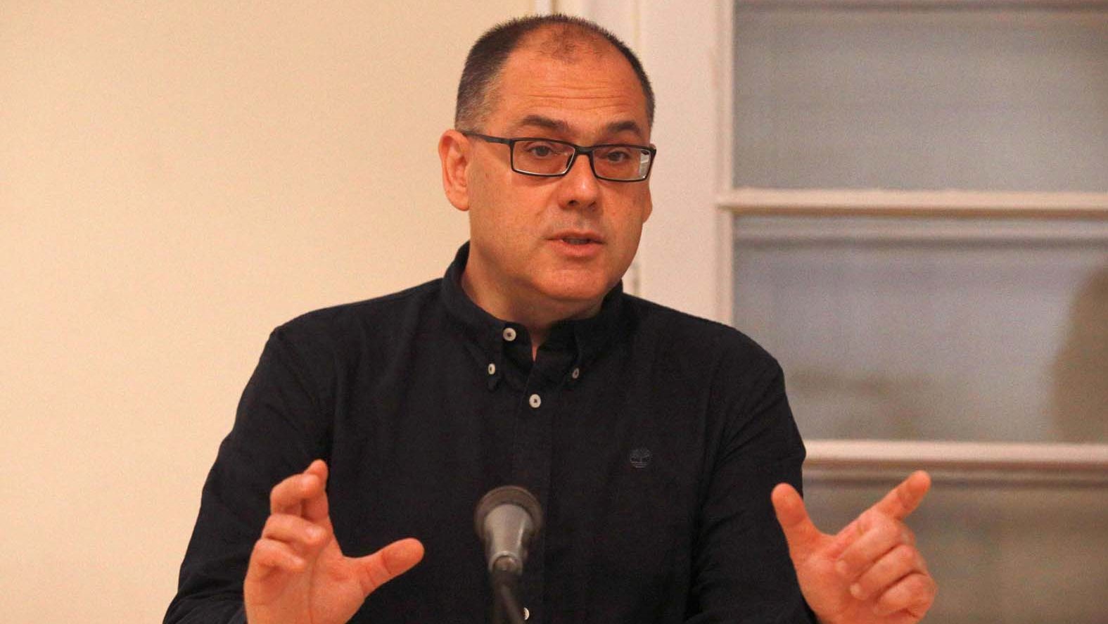 Vojna parada: Zaštita od uništavanja asfalta postoji, ali je naša vojska ne poseduje 3 Vojna parada: Zaštita od uništavanja asfalta postoji, ali je naša vojska ne poseduje 3